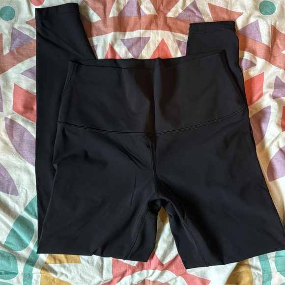 Lululemon Highrise Leggings - Picture 2 of 5
